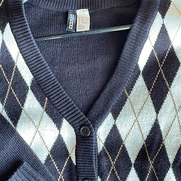 Sweater - Picture 2 of 3